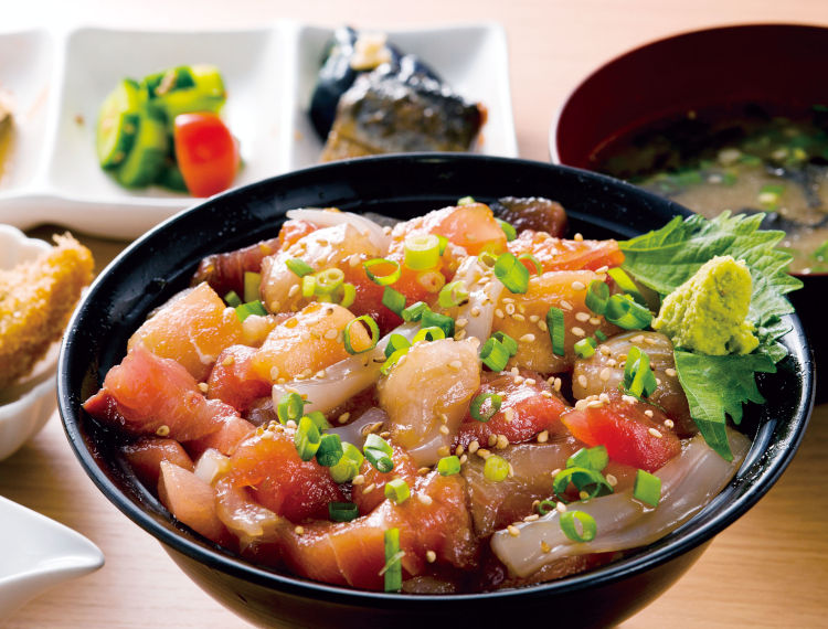 Cơm hải sản tỉnh Fukui (福井県の海鮮丼)